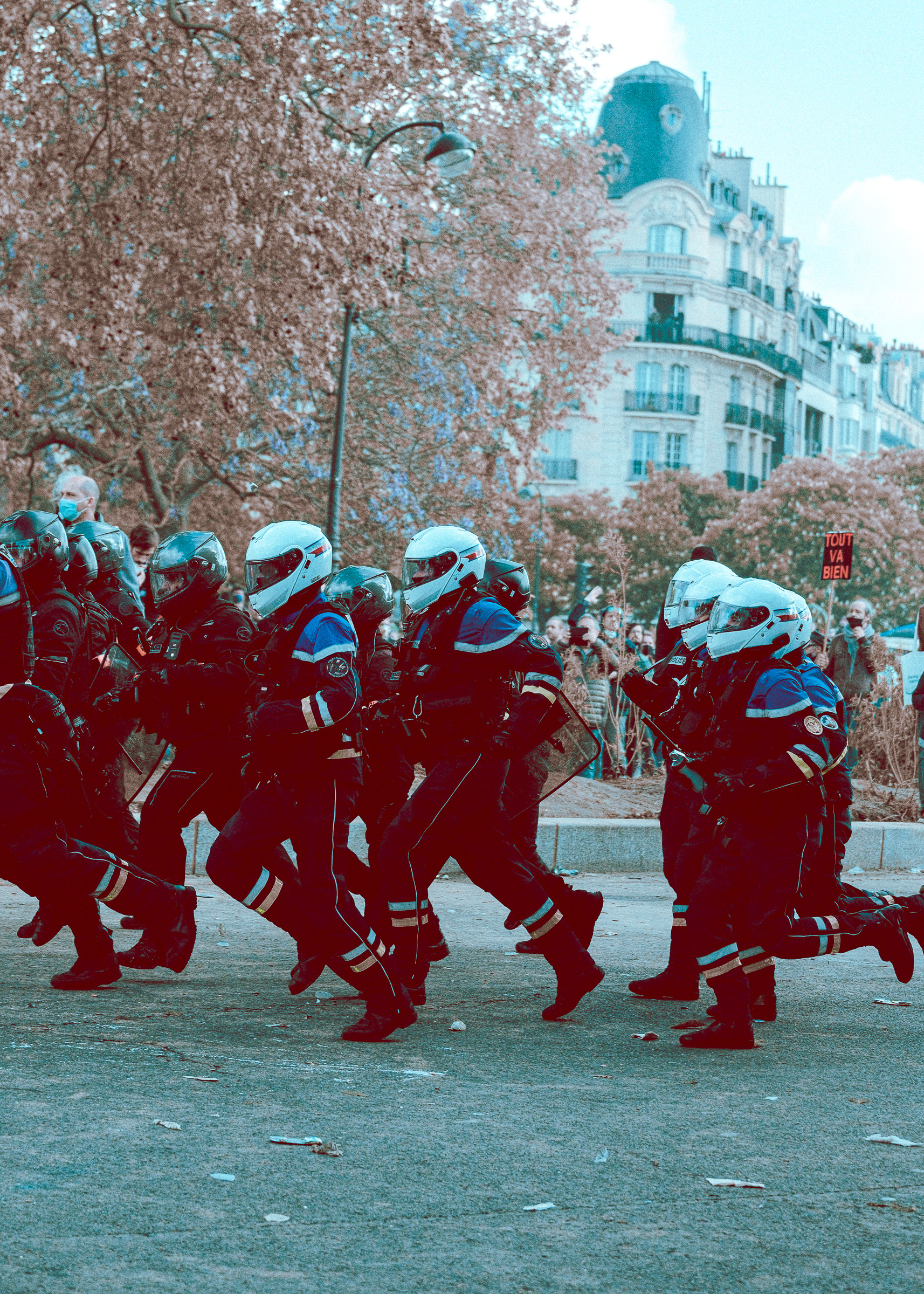 Manifestation photographiée par Jules Bernard - image 15